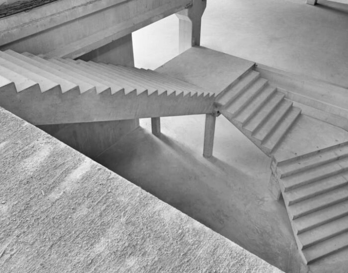 Jak prawidłowo przeprowadzić szalowanie schodów? – specjalistyczny poradnik