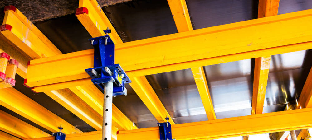 Szalunki stropowe – niezbędna podpora podczas stawiania konstrukcji
